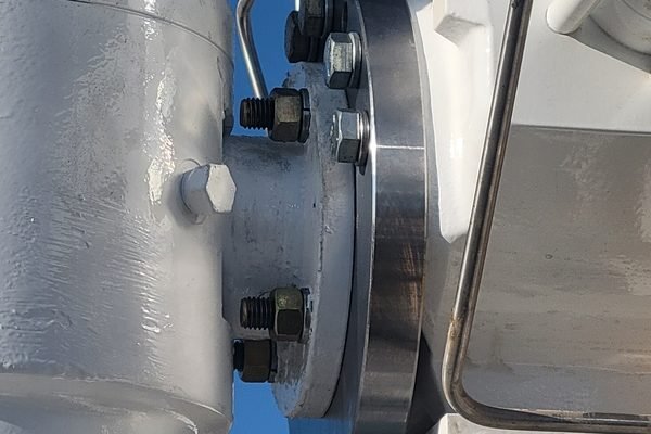 On-site control valve maintenance and calibration service