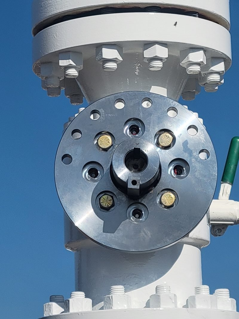 Precision-machined valve bonnet and flange serviced by Pascal Valve